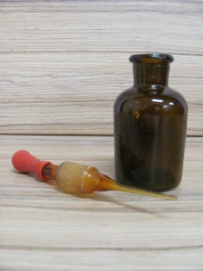 KROPLOMIERZ Z PIPETKĄ I GUMOWYM SMOCZKIEM POJ. 60 ML ORANŻ